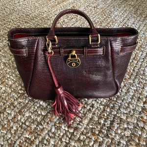 Authentic Dooney & Bourke. Perfect condition, classic style, rare finish ♥️